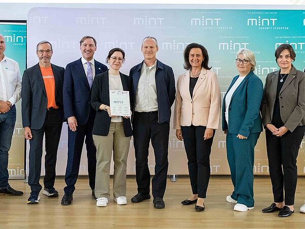 Auszeichnung der Hildegardisschule als MINT-freundliche Schule